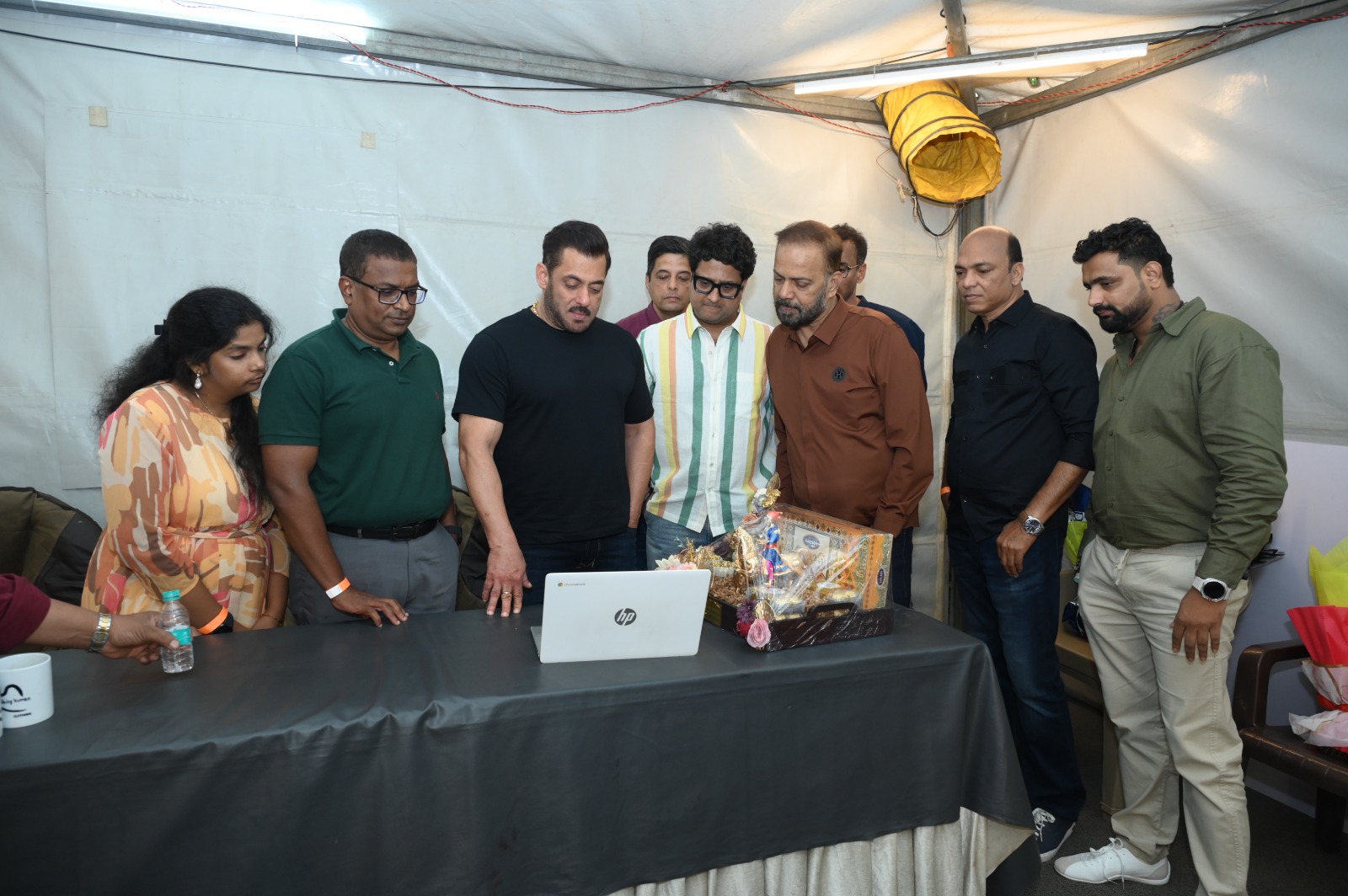 एन्काऊंटरचं गूढ, अत्तराच्या सुवासाचं ‘मॅजिक’